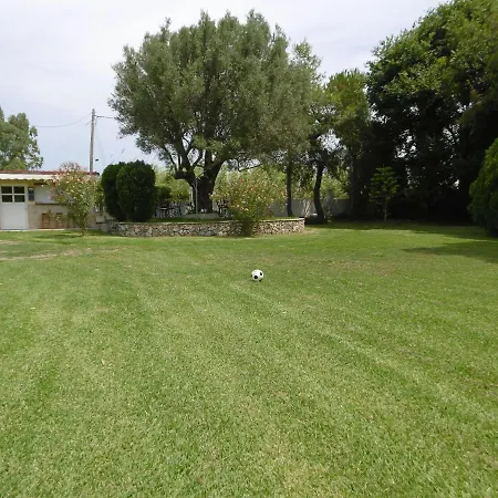 Lefkadios Hern מוטל *