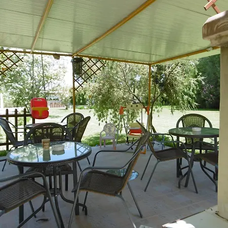 Lefkadios Hern מוטל